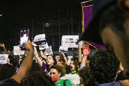 Protesters all around Brazil call against the 'Child Pregnancy Bill'
